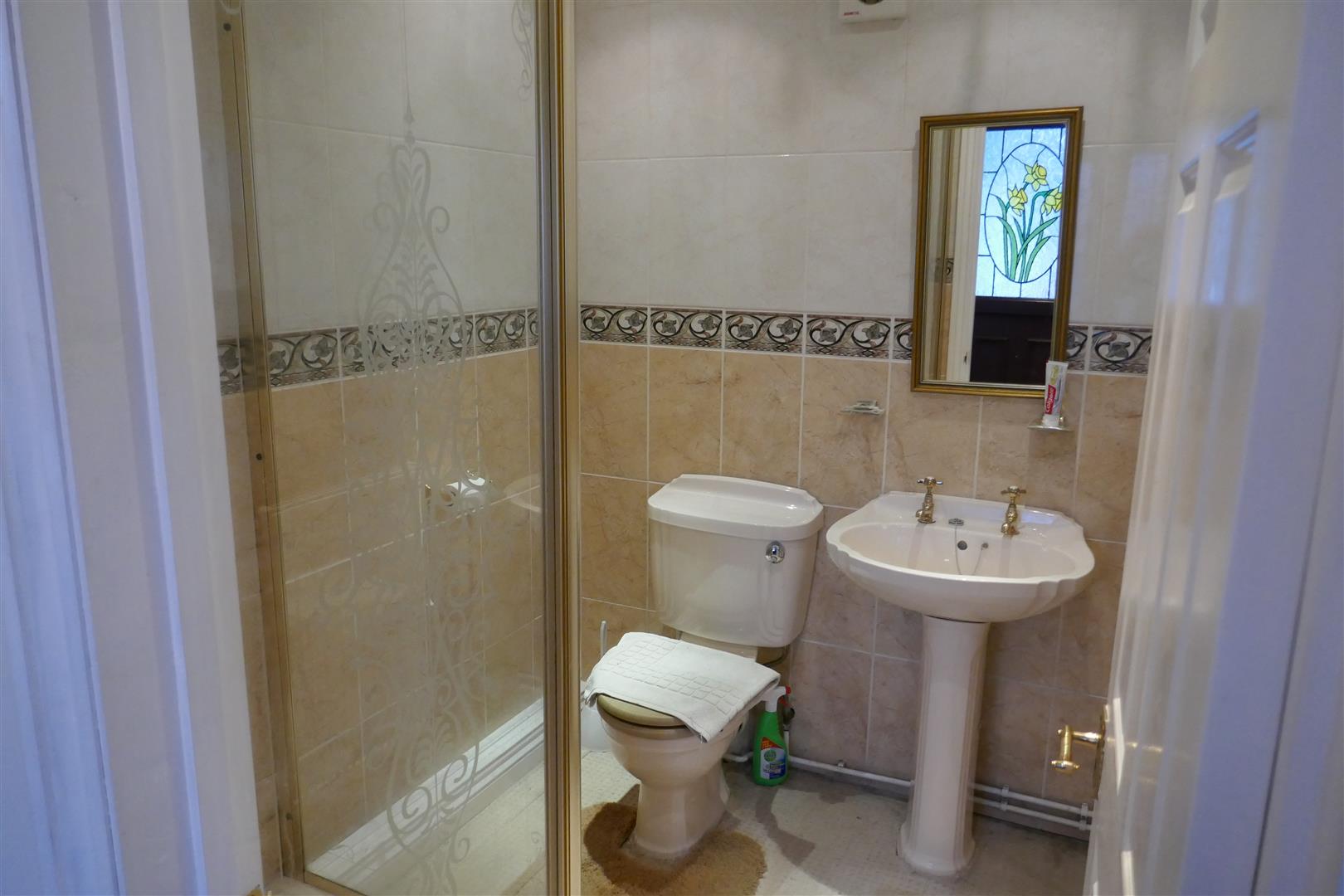 SHOWER ROOM